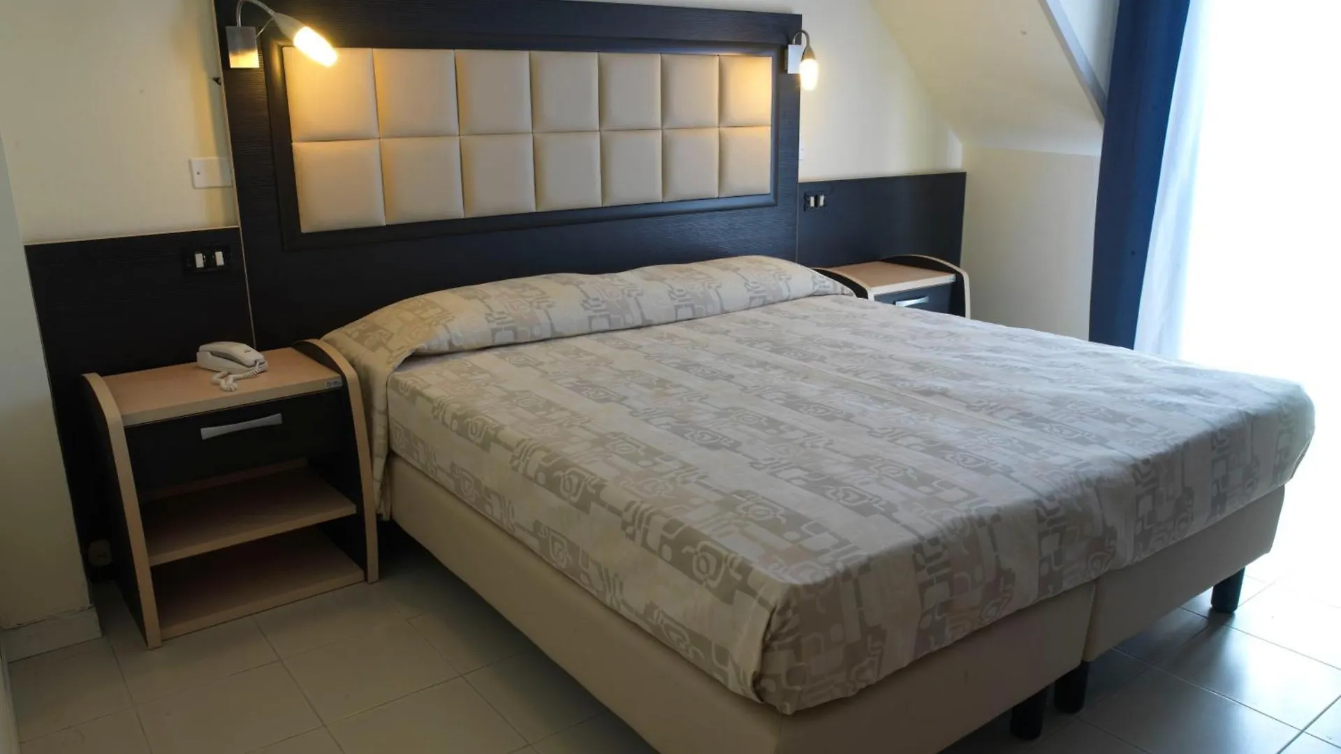 Hotel Arno Rimini 3*,  Italia