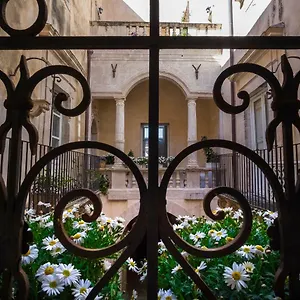 https://loft-la-casetta-ortigia.sicilyhotelsitaly.net