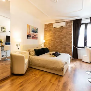 https://smart-apartment-milan-downtown.it-lombardy.com
